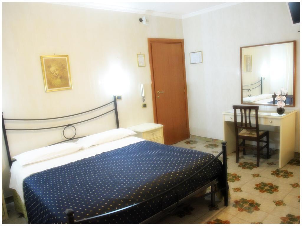 Hotel Pisani Ταράντο Εξωτερικό φωτογραφία
