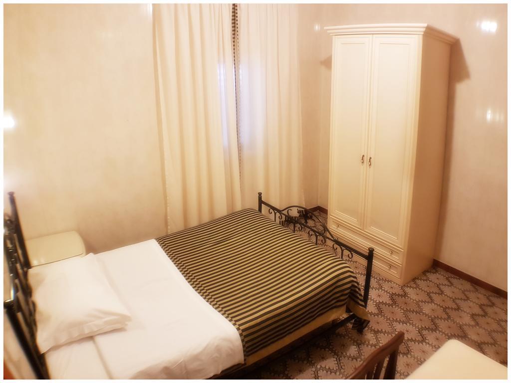 Hotel Pisani Ταράντο Εξωτερικό φωτογραφία