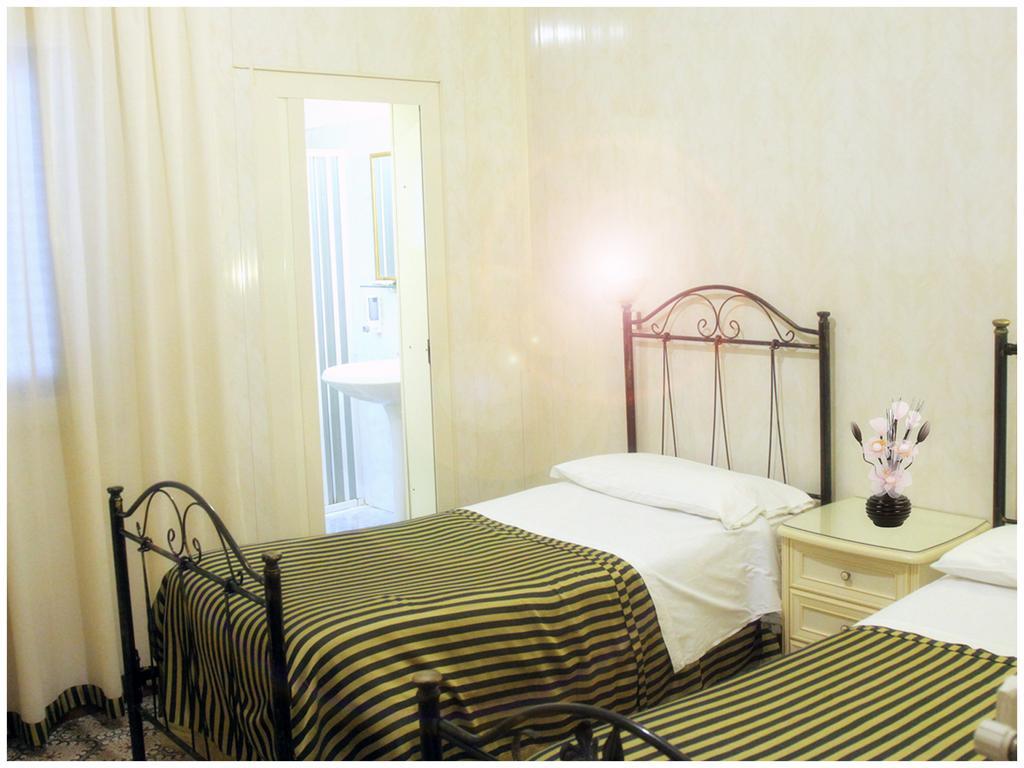 Hotel Pisani Ταράντο Εξωτερικό φωτογραφία